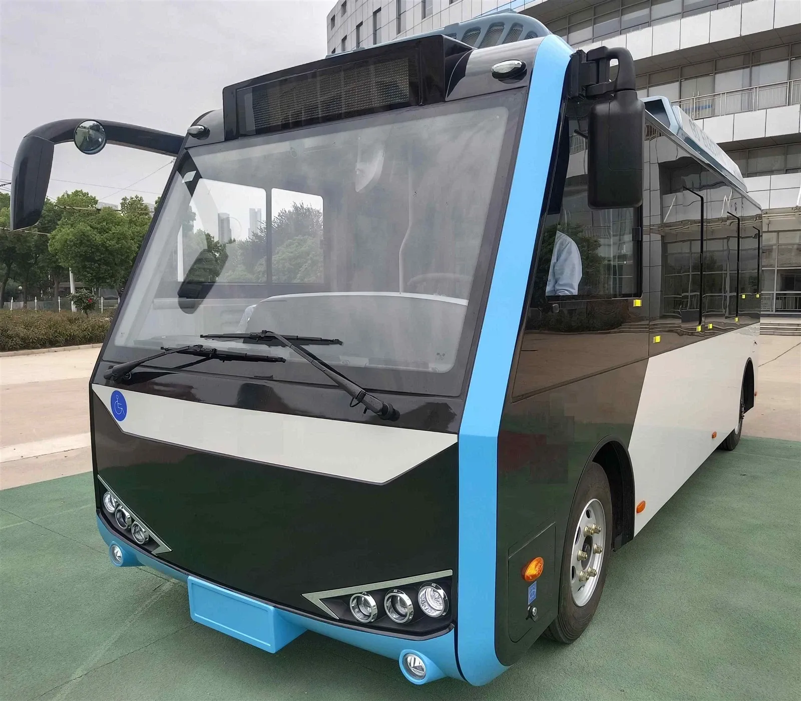 2024 - 6-meter pure electric bus